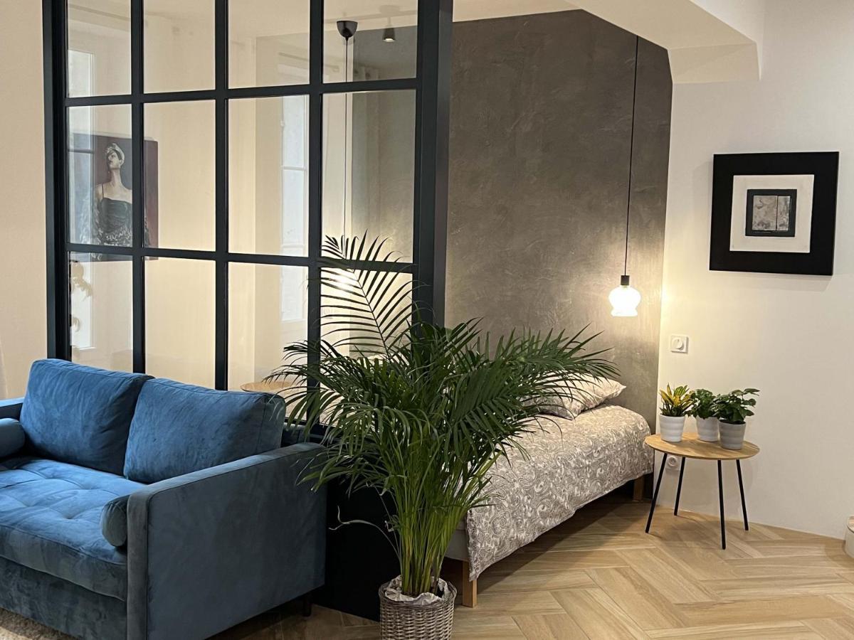 Bel Appartement Au Centre Du Vieux Joigny Kültér fotó