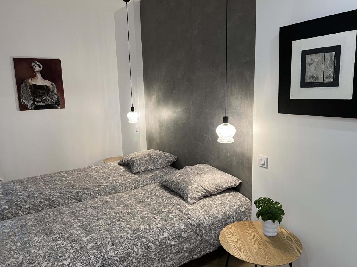 Bel Appartement Au Centre Du Vieux Joigny Kültér fotó